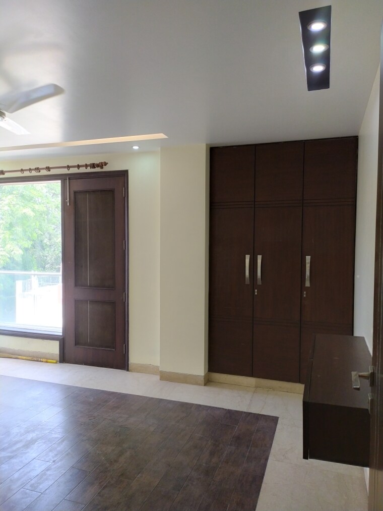 Master Bedroom, chittaranjan park 3 Bedroom 2400 Sq.Ft. Builder Floor In Chittaranjan Park Delhi 9375332