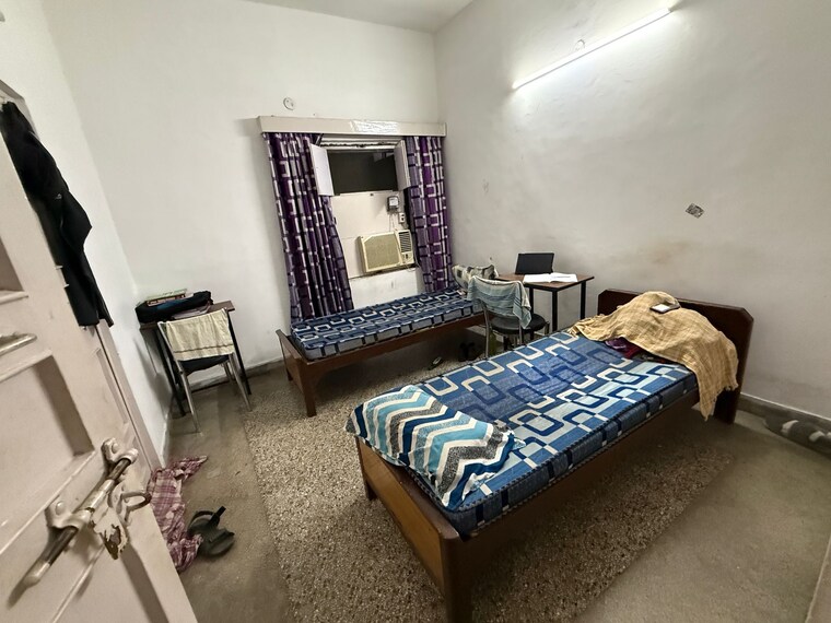 Bedroom, sector 22 2 Bedroom 150 Sq.Yd. Apartment In Sector 22 Chandigarh 9375341