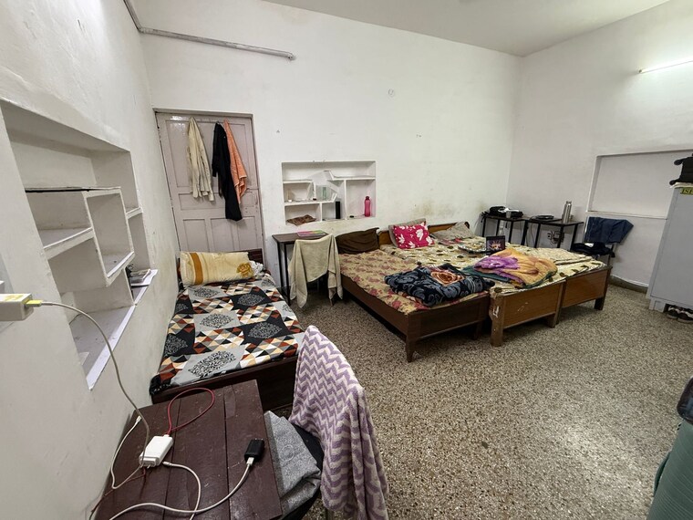 Bedroom, sector 22 2 Bedroom 150 Sq.Yd. Apartment In Sector 22 Chandigarh 9375341