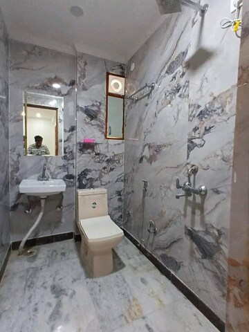 Master Bedroom in 2 BHK Builder Floor at Chattarpur – for Rent