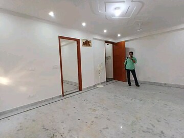 Room in 2 BHK Builder Floor at Chattarpur – for Rent