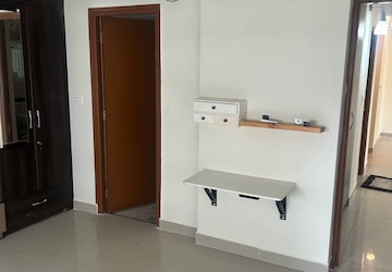 Room in 3 BHK Apartment at Mahendra Aarna, Electronic City Phase ii – for Rent