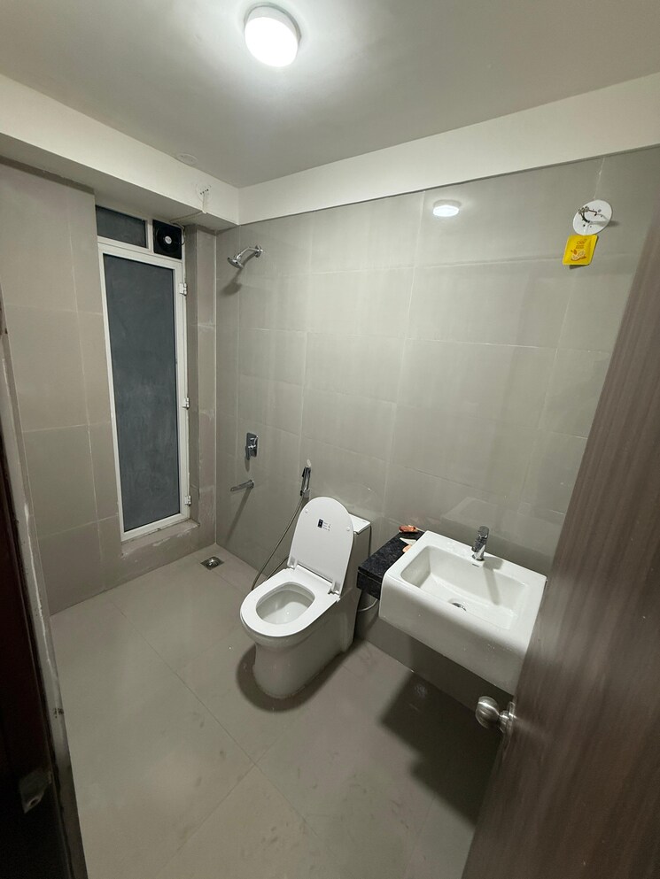 Bathroom, lodha-amara 1 Bedroom 446 Sq.Ft. Apartment In Kolshet Road Thane 9375374