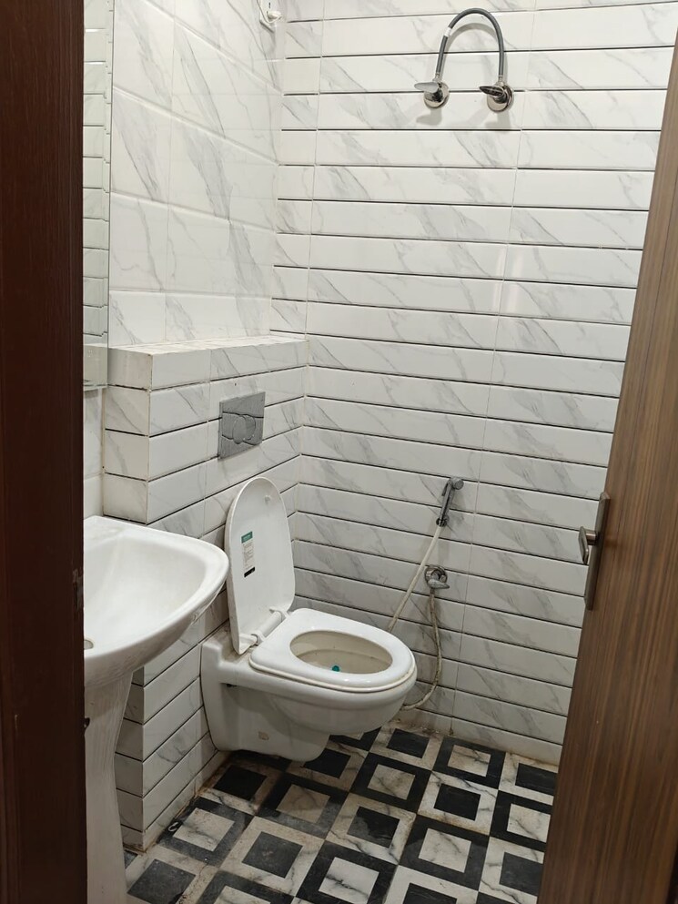 Bathroom, aerocity 1 Bedroom 1200 Sq.Ft. Apartment In Aerocity Mohali 9375407