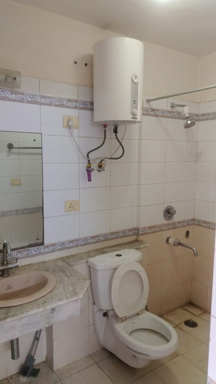 Bathroom, rwa-apartments-sector-41 6 Bedroom 1800 Sq.Ft. Villa In Sector 41 Noida 9375431