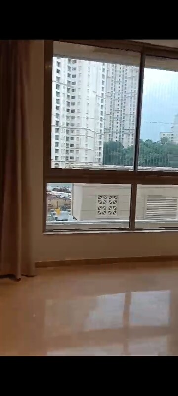 Room in 3 BHK Apartment at Hiranandani Lake Enclave Glendale, Thane West – for Rent