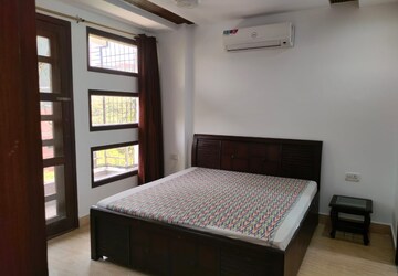 Master Bedroom in 3 BHK Builder Floor at Kailash Colony – for Rent
