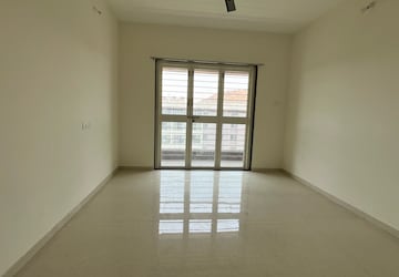 Room in 3 BHK Apartment at Kohinoor Viva City, Madhav Nagar – for Rent