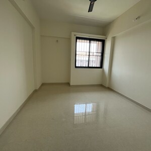 Room in 3 BHK Apartment at Kohinoor Viva City, Madhav Nagar – for Rent