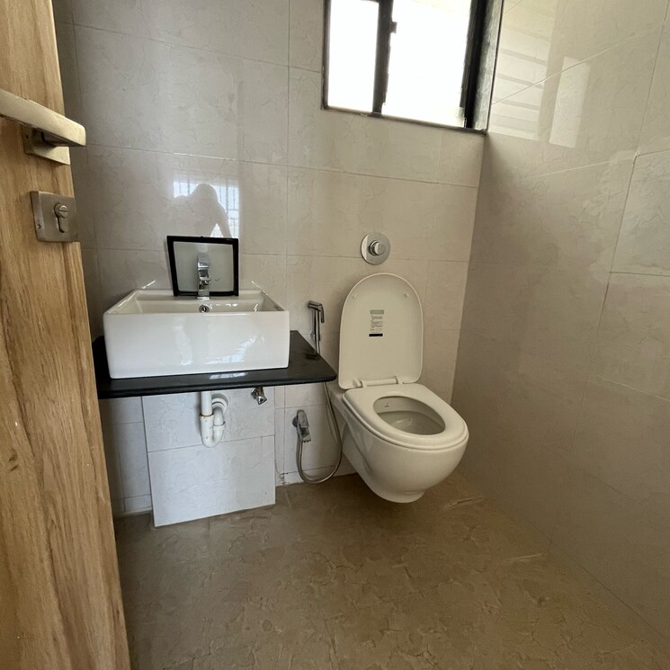 Bathroom, kohinoor-viva-city 3 Bedroom 1050 Sq.Ft. Apartment In Madhav Nagar Pune 9375447