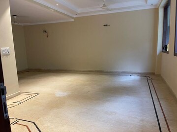 Room in 6 BHK Villa at Sai Kutir Sector 49, Sector 49 – for Sale