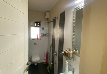 Master Bedroom in 2 BHK Apartment at Chandak 34 Park Estate, Goregaon West – for Rent