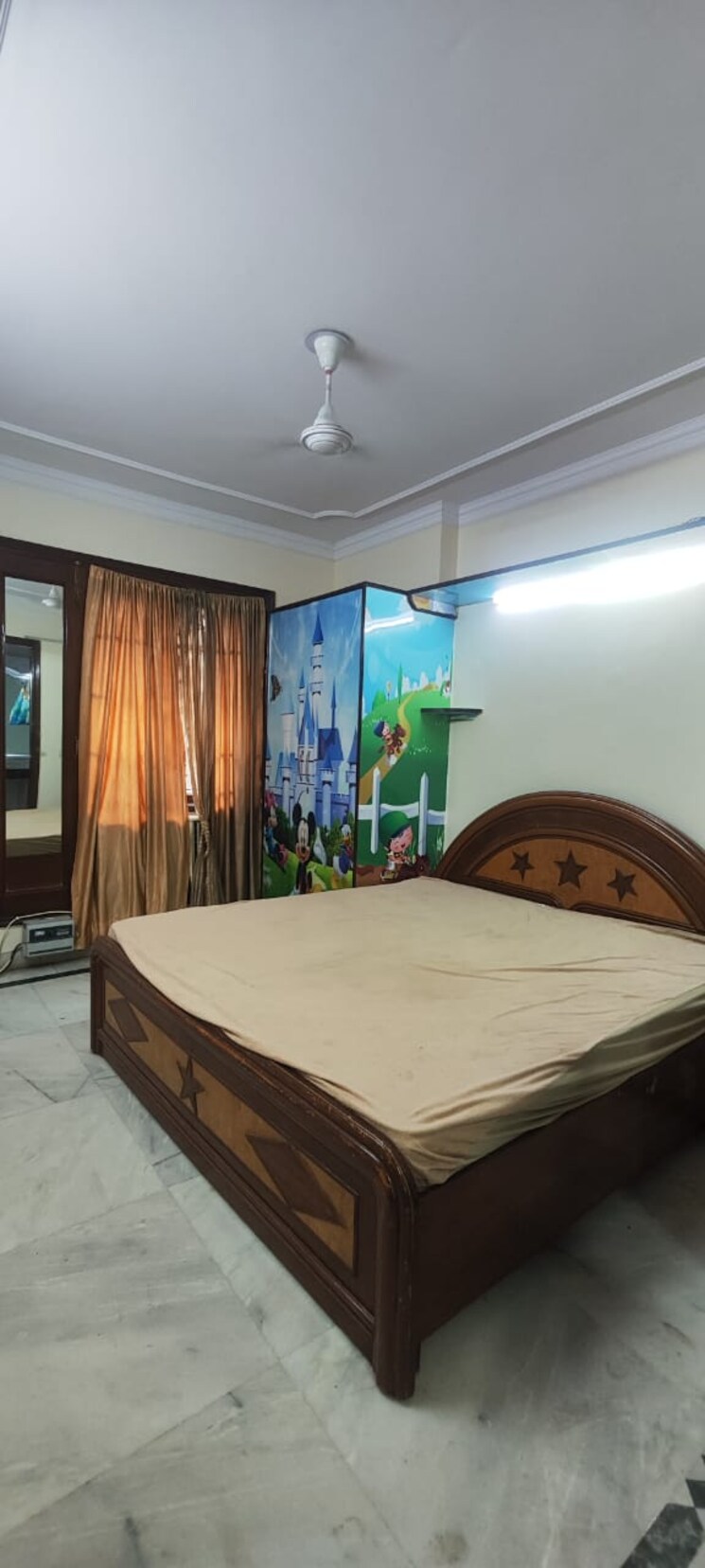 Bedroom, shivalik colony 2 Bedroom 200 Sq.Yd. Builder Floor In Shivalik Colony Delhi 9375523