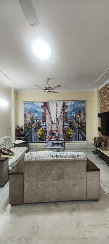 Bedroom in 2 BHK Builder Floor at Shivalik Colony – for Rent