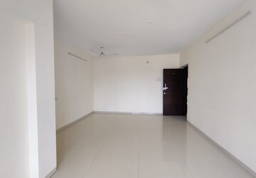 Room in 1 BHK Apartment at Chandak 34 Park Estate, Goregaon West – for Rent