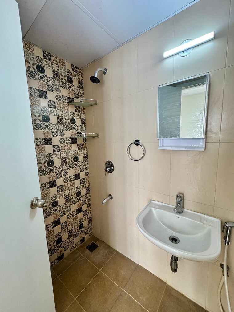 Bathroom, brigade-el-dorado 1.5 Bedroom 680 Sq.Ft. Apartment In Bagaluru Bangalore 9375514