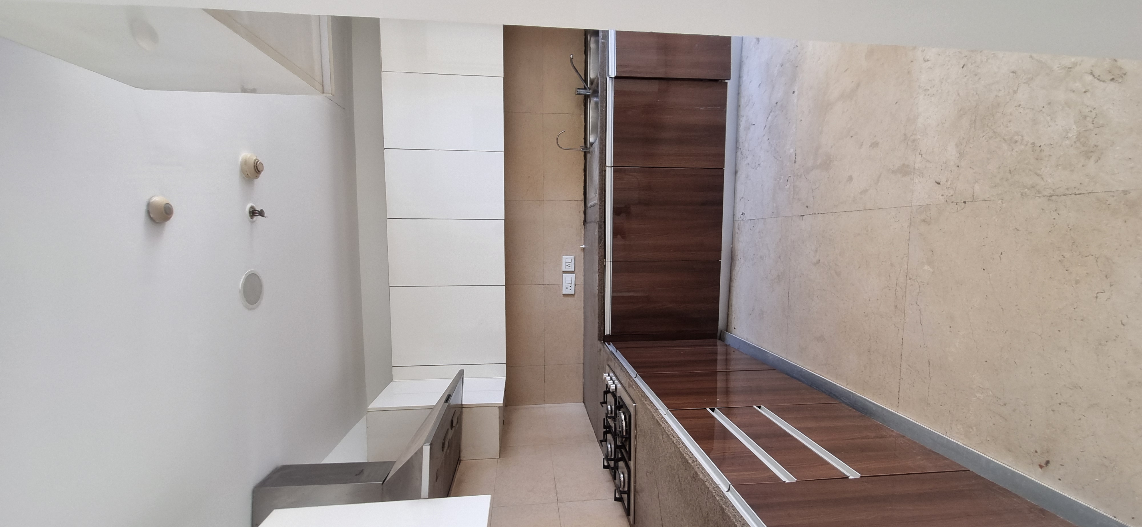 2 BHK Apartment For Rent in Pareena Om Apartments