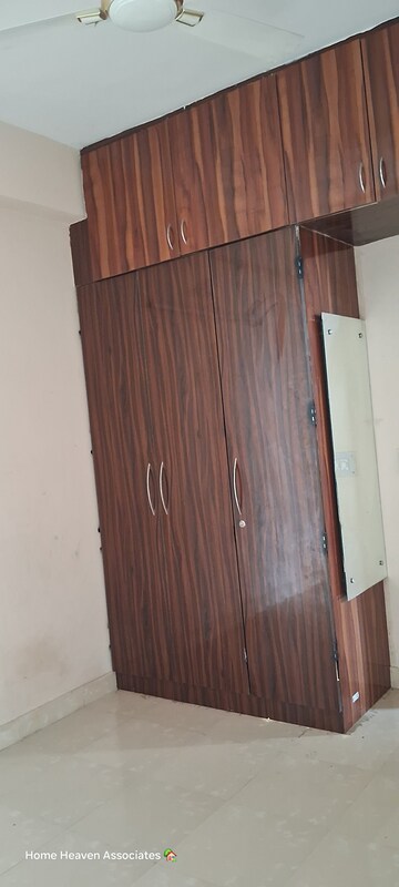 Room in 2 BHK Apartment at Conscient Habitat, Sector 99a – for Rent