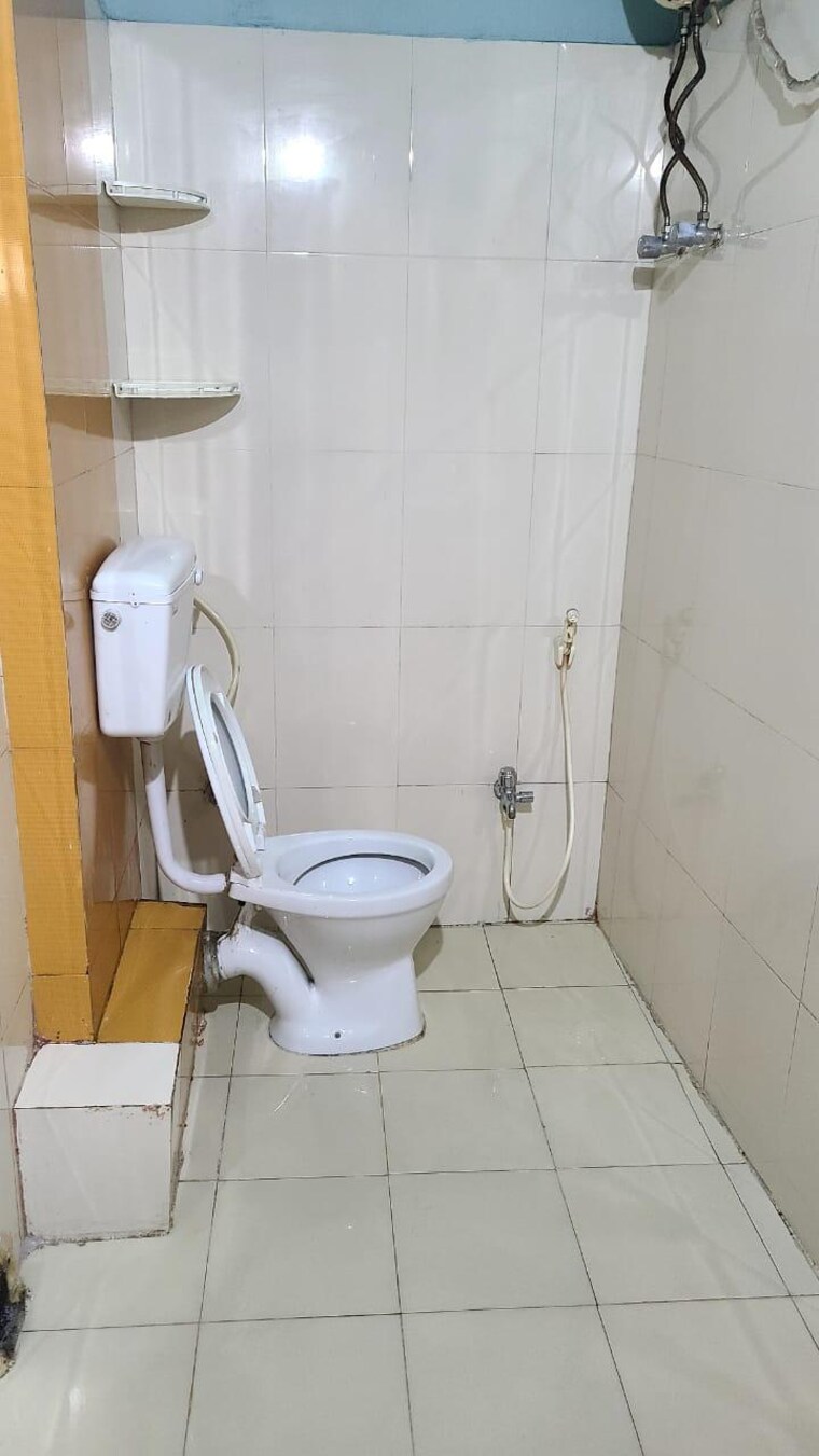 Bathroom, kundan-plaza 2 Bedroom 960 Sq.Ft. Apartment In Chinar Park Kolkata 9375698