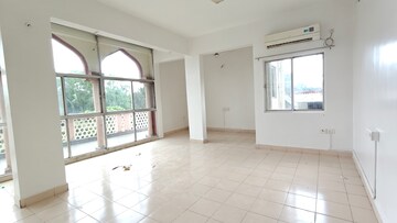 Room in 2 BHK Apartment at Moghul Garden, Koregaon – for Rent