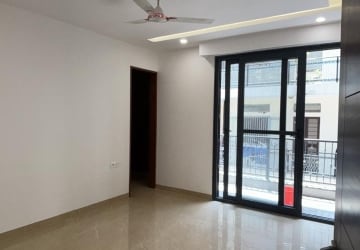 Room in 4 BHK Builder Floor at Chattarpur – for Sale