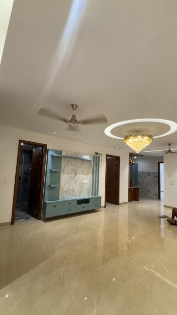 Room in 4 BHK Builder Floor at Chattarpur – for Sale