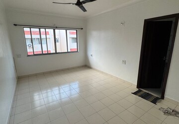 Room in 2 BHK Apartment at Atur Park, Koregaon – for Rent