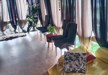 Bedroom in 3 BHK Independent House at Tapovan – for Sale