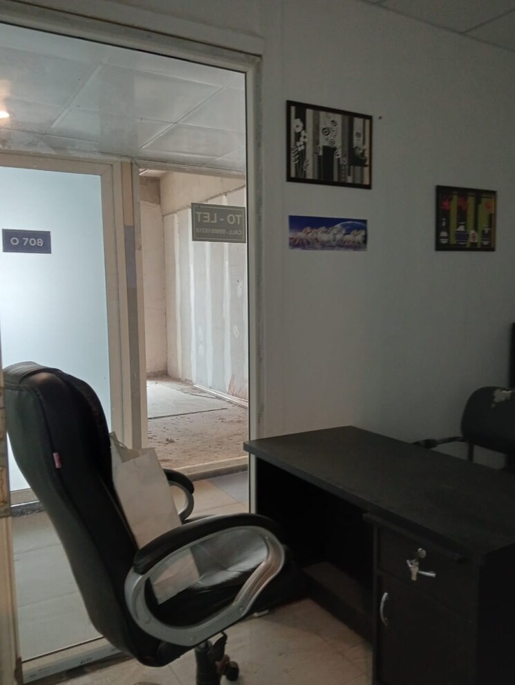 Team Area, gaur-city-center Commercial Office Space 180 Sq.Ft. In Sector 4 Greater Noida Greater Noida 9375790