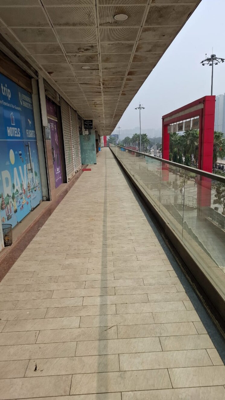 Balcony, gaur-city-center Commercial Office Space 180 Sq.Ft. In Sector 4 Greater Noida Greater Noida 9375790