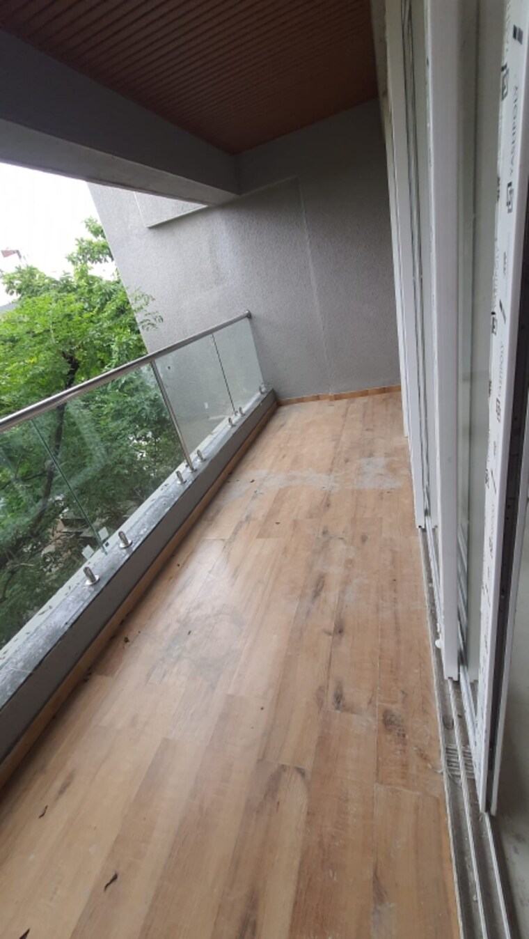 Balcony, law college road 3 Bedroom 1500 Sq.Ft. Apartment In Law College Road Pune 9375797