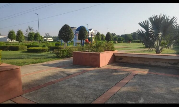 Garden, sector 109  300 Sq.Yd. Plot In Sector 109 Mohali 9365246