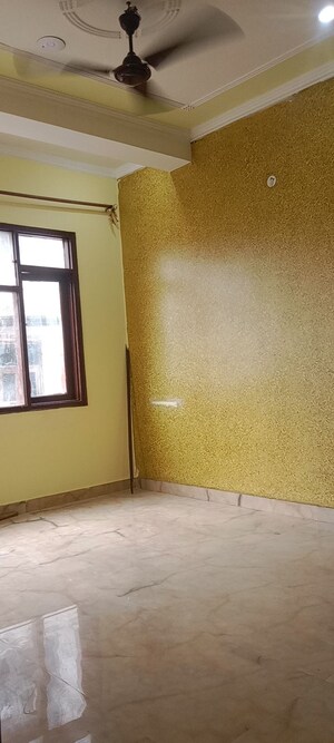 Room in 2 BHK Builder Floor at Saket – for Rent