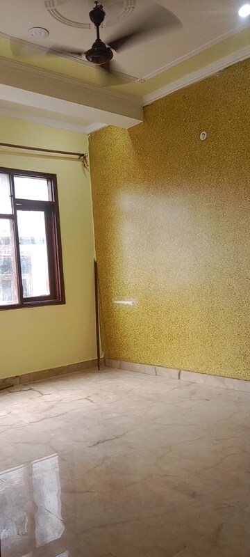 Room in 2 BHK Builder Floor at Saket – for Rent