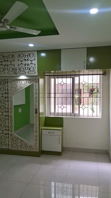 Room in 4 BHK Apartment at Roshan Gardenia, Subramanyapura – for Sale