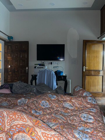 Bedroom in 4 BHK Independent House at Dalanwala – for Rent