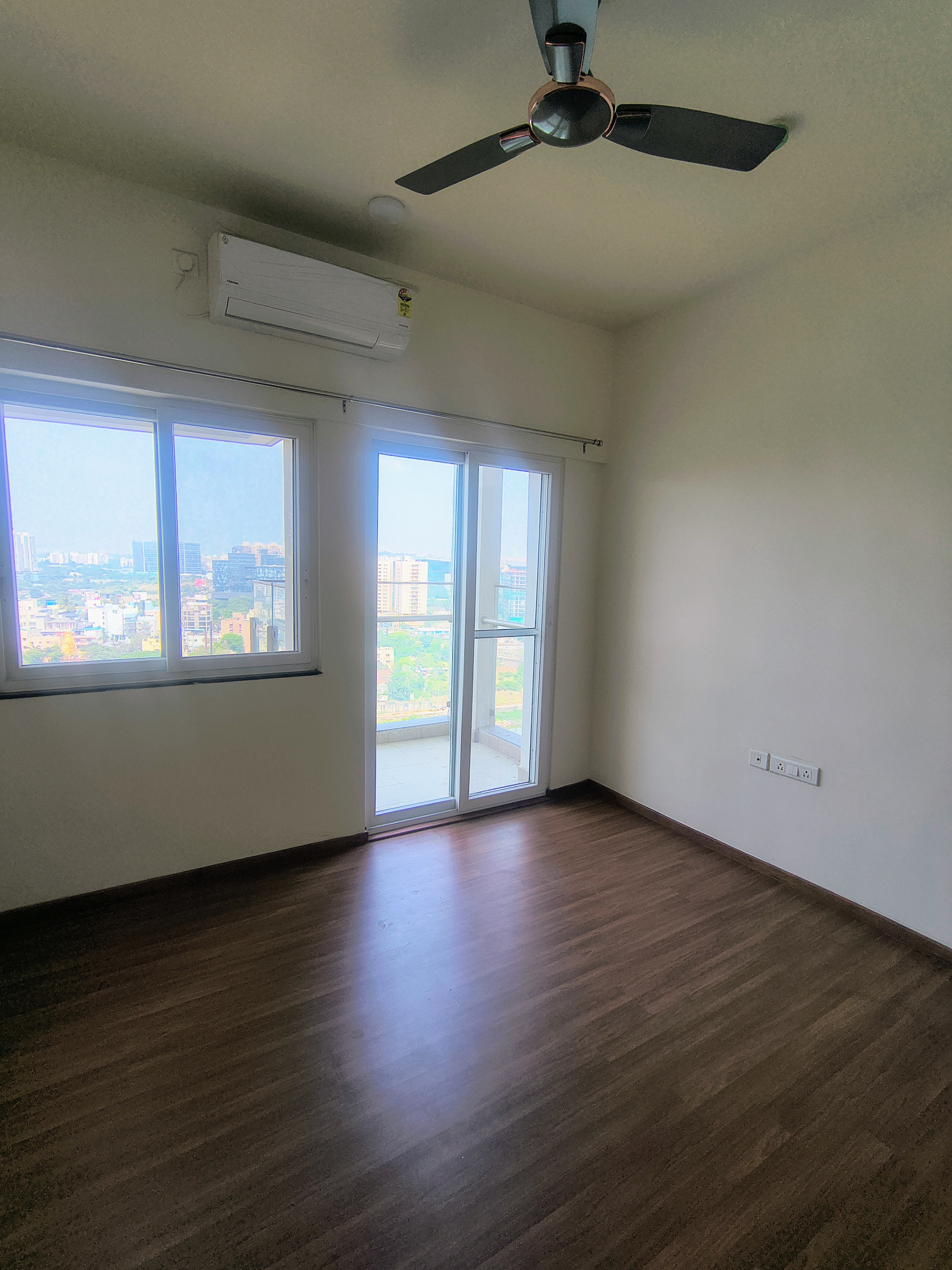 2 BHK + Extra Room Apartment For Rent in Puravankara Silversands