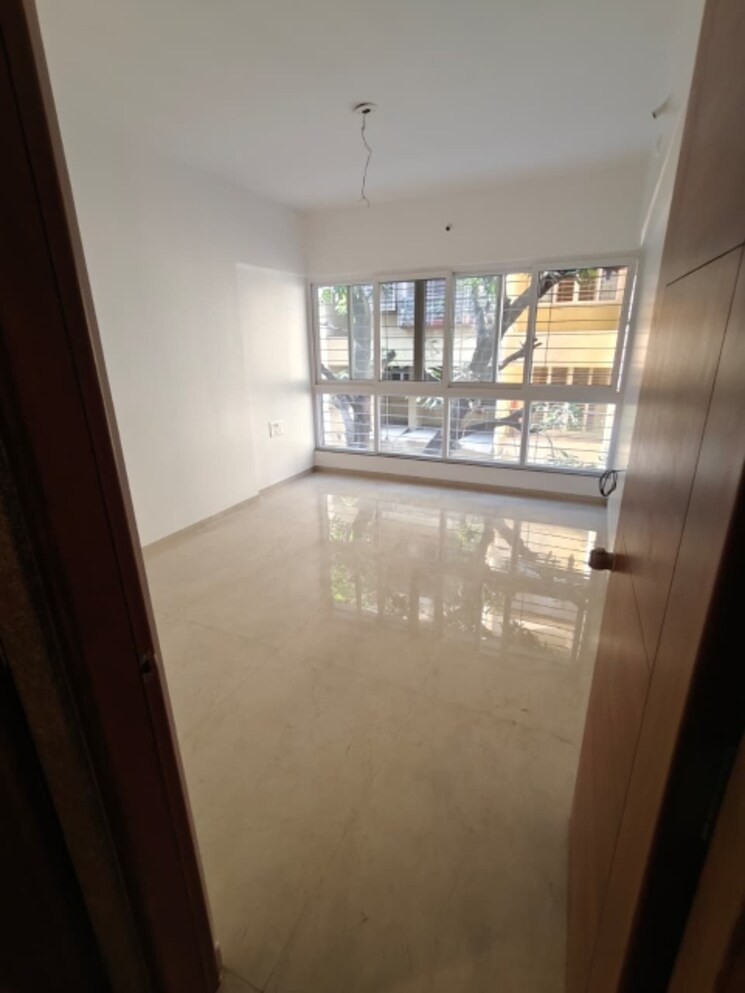 Attached Bathroom, model colony 3 Bedroom 1600 Sq.Ft. Apartment In Model Colony Pune 9375863