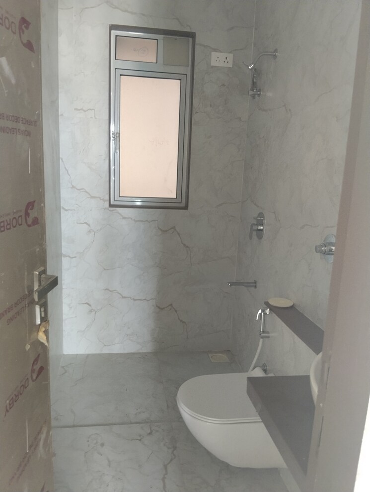 Bathroom, mulund west 2 Bedroom 784 Sq.Ft. Apartment In Mulund West Mumbai 9375871