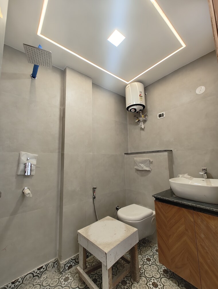 Bathroom, govindpuri 2 Bedroom 900 Sq.Ft. Builder Floor In Govindpuri Delhi 9375900