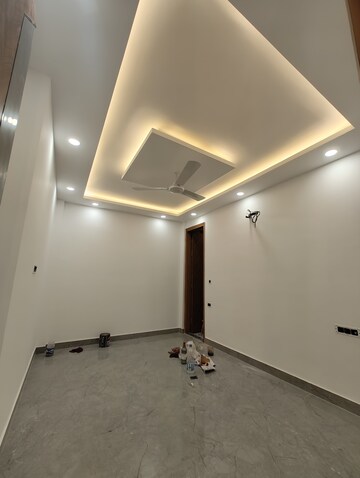 Furnished Amenities in 2 BHK Builder Floor at Govindpuri – for Rent