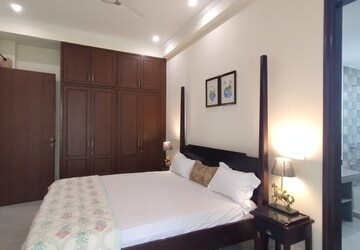 Bedroom in 4 BHK Villa at Ansal Sushant Lok I, Sector 43 – for Rent