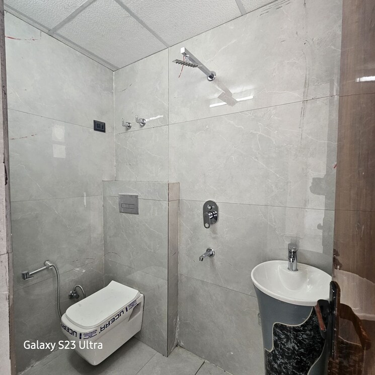Bathroom, sector 16c greater noida 2 Bedroom 1051 Sq.Ft. Apartment In Sector 16c Greater Noida Greater Noida 9375903