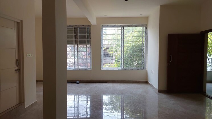 Room, domlur Commercial Office Space 600 Sq.Ft. In Domlur Bangalore 9375926