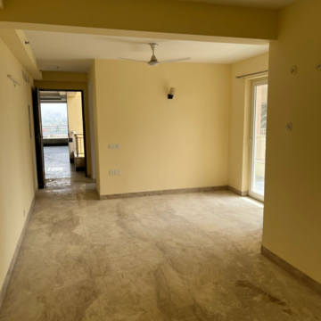 Room in 2.5 BHK Apartment at Supertech Araville, Sector 79 – for Rent