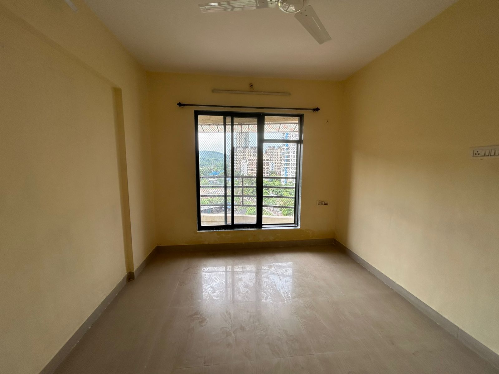 2 BHK + Pooja Room Apartment For Rent in One Hiranandani Park
