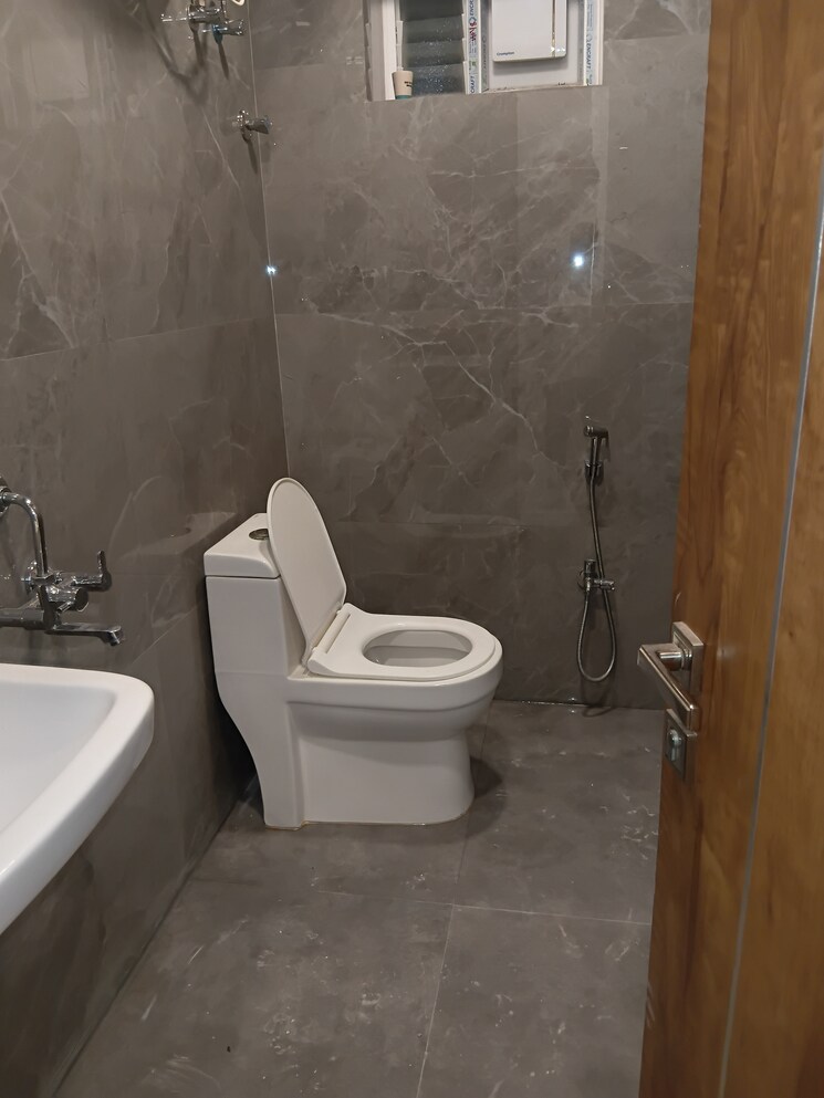 Bathroom, puppalaguda 3 Bedroom 2007 Sq.Ft. Apartment In Puppalaguda Hyderabad 9375976