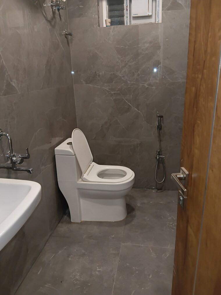 Bathroom, puppalaguda 3 Bedroom 2007 Sq.Ft. Apartment In Puppalaguda Hyderabad 9375976