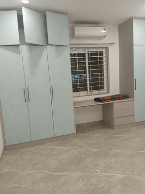 Room in 3 BHK Apartment at Puppalaguda – for Rent