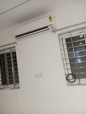 Room in 3 BHK Apartment at Puppalaguda – for Rent